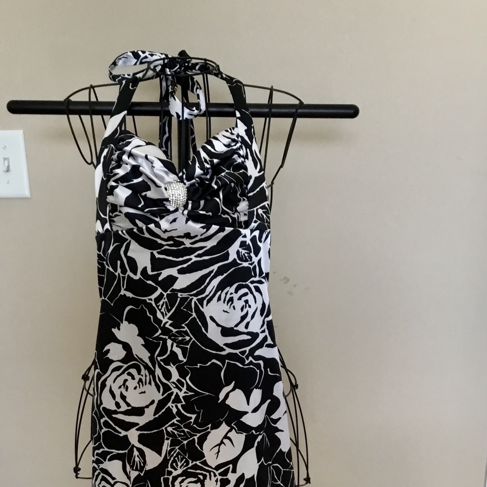 Floral Satin Body-con Dress with Halter Neckline